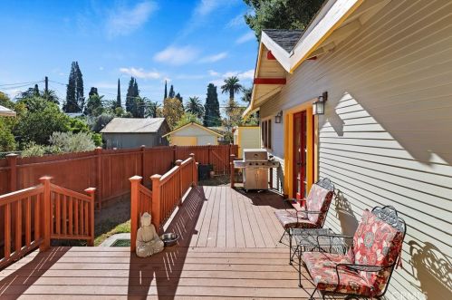 3892 Linwood Pl, Riverside CA  92506-1889 exterior