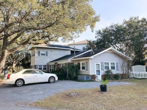 5 37th Ave, Isle Of Palms SC  29451-2011 exterior