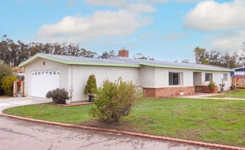 2061 Raymond Ave, Ramona, CA 92065-3031