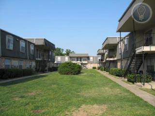 12953 Post Oak Rd, Houston TX  77045-3001 exterior