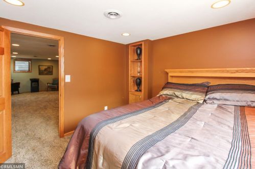 600 Greene Ave, Saint Paul MN  55128-6622 exterior