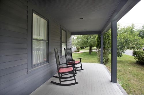 198 Church St, Canaan, CT 06018-2449