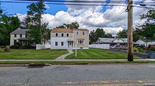 255 Forest Ave, Teaneck, NJ 07666-5751