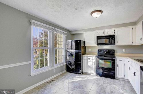 1216 Seminole Dr, Arnold, MD 21012-2601