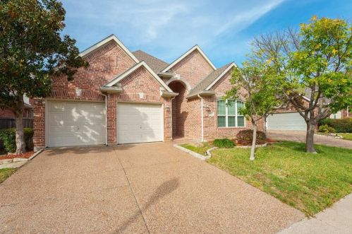 1644 Kimble Dr, Carrollton TX  75010-3256 exterior