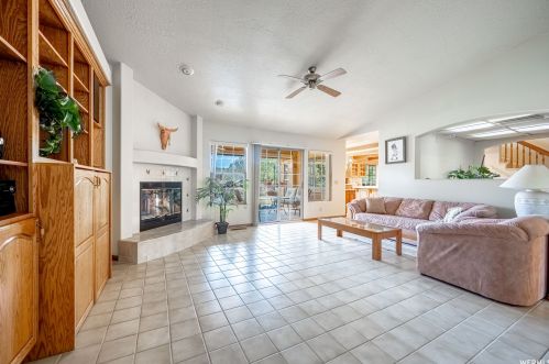 1821 Dammeron Vly, Saint George UT 84783-5156 exterior