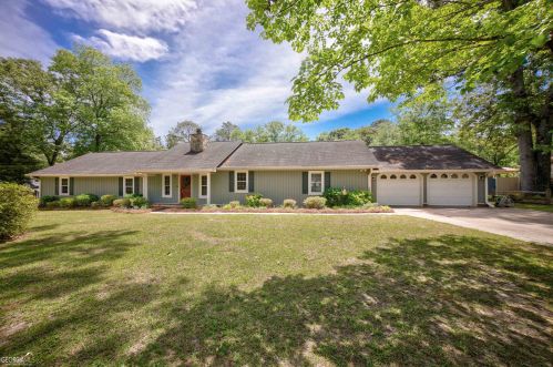 102 Chimney Pl, Warner Robins GA  31088-6523 exterior
