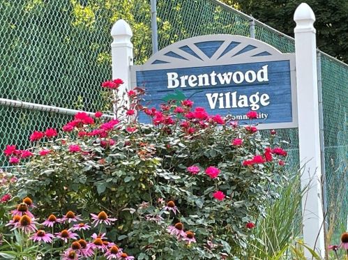 137 Brentwood Dr, Wallingford, CT 06492-4364