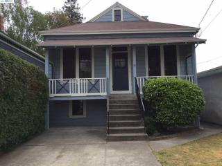 1308 Court St, Alameda, CA 94501-4725