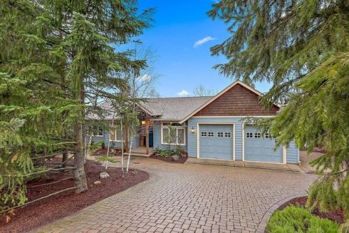 1447 Highcrest Dr, Medford, OR 97504-9315