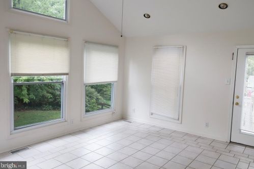 606 Worchester St, Herndon VA  20170-3139 exterior