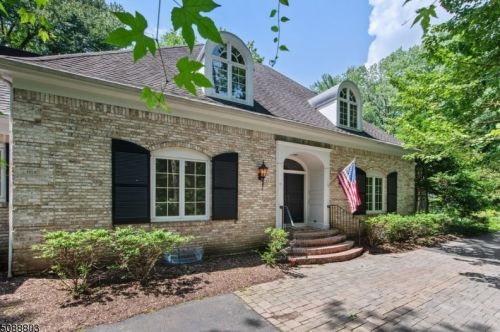 12 Country Dr, Morristown, NJ 07960-6761