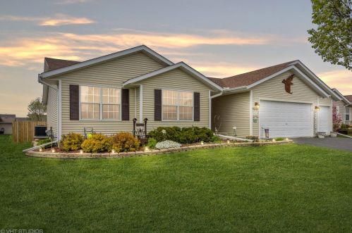 15554 Stonecrest Rd, South Beloit, IL 61080-9242