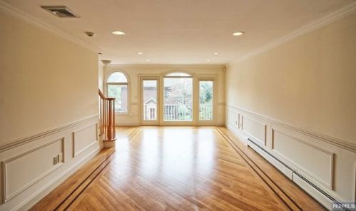 694 Undercliff Ave, Edgewater NJ  07020-1454 exterior