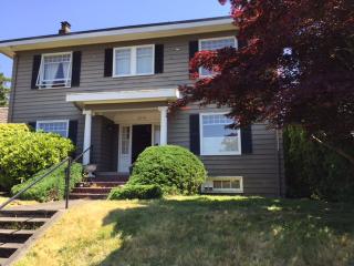 3114 Mount Rainier Dr, Seattle, WA 98144-6234