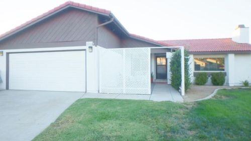 1215 Pasteur Dr, Lancaster, CA 93535-4286