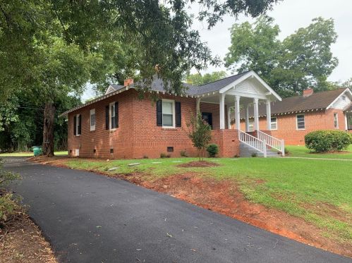 1006 Circle St, Meeting Street, SC 29824-1624