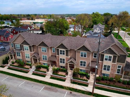 57 7th St, Geneva, IL 60134-2113