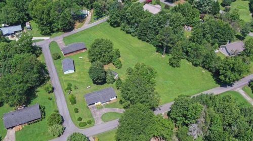 425 Dixon Dr, Cleveland, GA 30528-0012