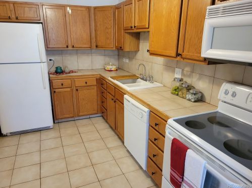 4570 Yale Ave, Denver CO  80222-6543 exterior