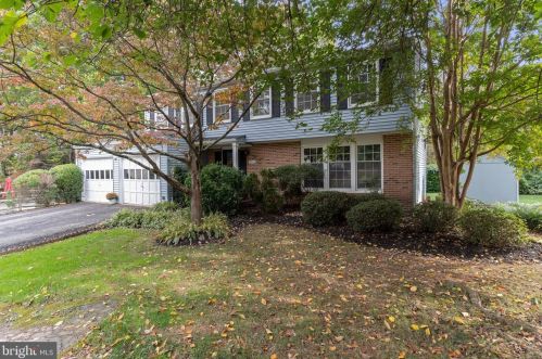6316 Skinner Dr, Springfield, VA 22015-3815