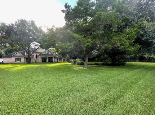 22015 Buescher Rd, Tomball, TX 77377-3701
