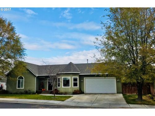 1452 Riverhill Dr, Hermiston, OR 97838-8504