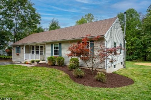 11 Spring Hill Ln, Great Meadows, NJ 07838-2210