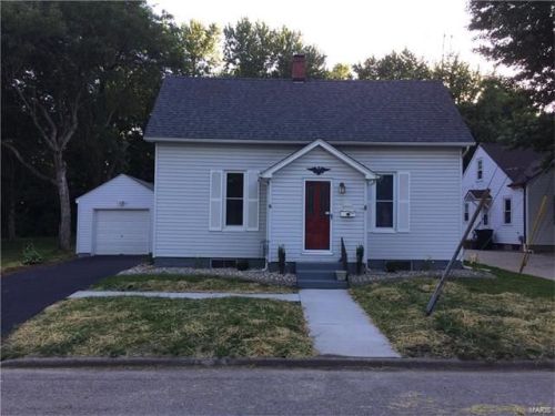 319 Madison St, Breese, IL 62293-1048
