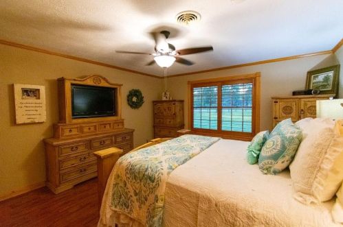 15302 Ben Wiggins Rd, Conroe TX  77303-4805 exterior