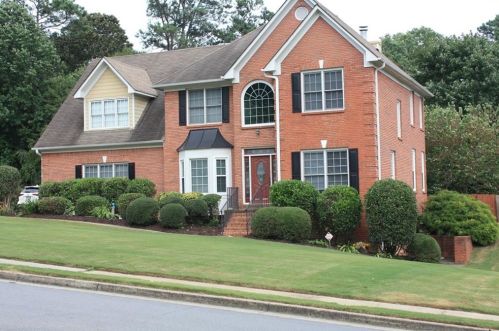 1842 Rosetree Dr, Lilburn, GA 30047-7805