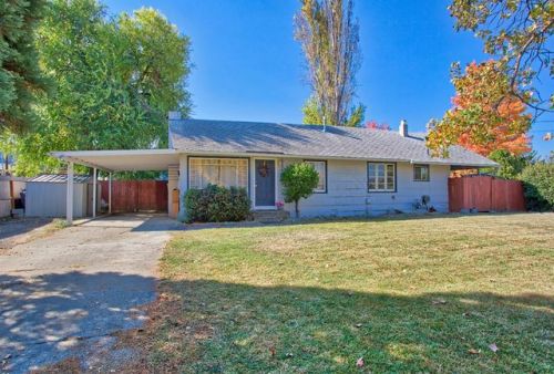 710 Talent Ave, Talent OR  exterior