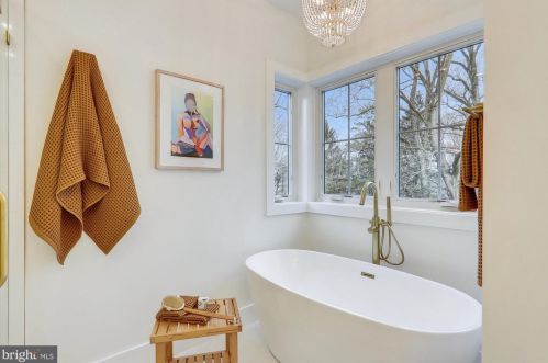 106 Geneva Ave, Silver Spring MD  20910-5105 exterior