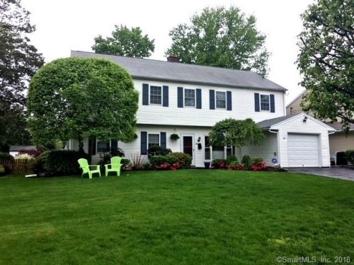 26 Saddle Rd, Norwalk, CT 06851-3230