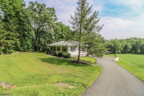 73 Bear Creek Rd, Andover, NJ 07821-5516