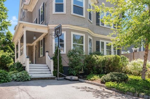 41 Irving Ave, Providence, RI 02906-4140