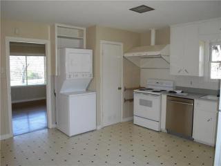 2521 Mccart Ave, Fort Worth TX  76110-2228 exterior
