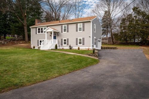 17 Raymond St, Lincoln, RI 02865-2219
