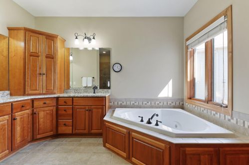 1380 Grace Dr, Saint Paul MN  55123-1971 exterior