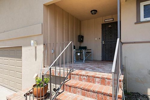 2350 Cipriano Ln, Carlsbad, CA 92008-1006