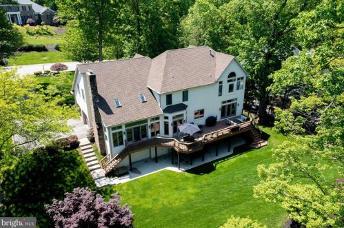 1730 Wyndham Dr, York, PA 17403-5913