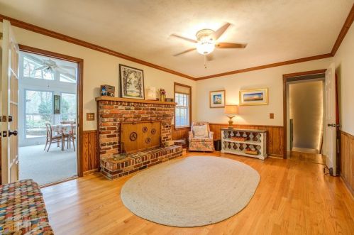 1250 Pine Knoll Ln, Conyers GA  30013-1246 exterior
