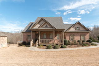 270 Woods Creek Rd, Jefferson, GA 30549-7652