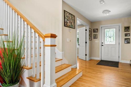 164 Bartlett Dr, Weare, NH 03281-5339