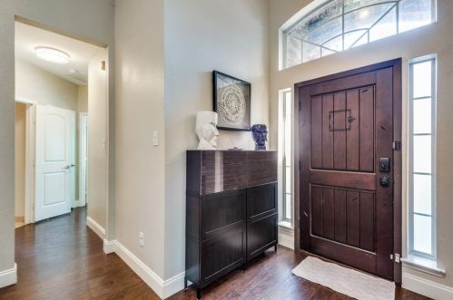 2705 Scarborough Ln, Carrollton TX  75006-2626 exterior