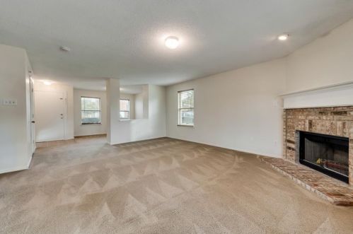 2308 Ash Grove Trl, Fort Worth TX  76112-7429 exterior