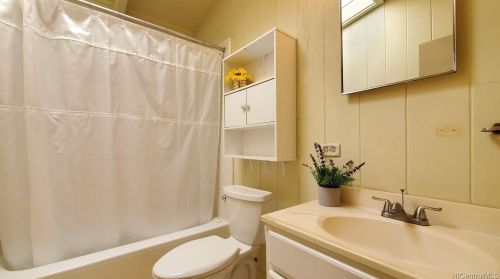 1376 Uila St, Honolulu HI  96818-1940 exterior