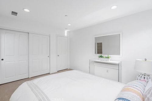 42 Arborside, Irvine CA  92603-0111 exterior