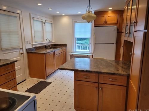 50 Lakeview Dr, Norwalk CT  06850-2018 exterior