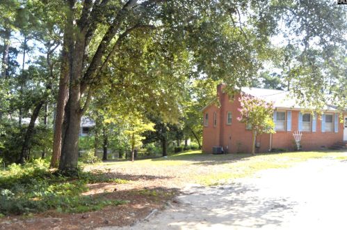 1427 Parkdale Dr, Cayce-West Columbia, SC 29170-1506